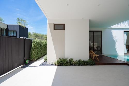 tree oclock pool villa phuket