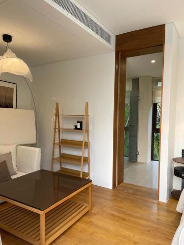 tree oclock pool villa phuket