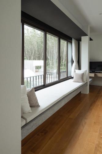 tree oclock pool villa phuket