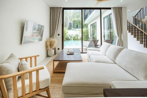tree oclock pool villa phuket