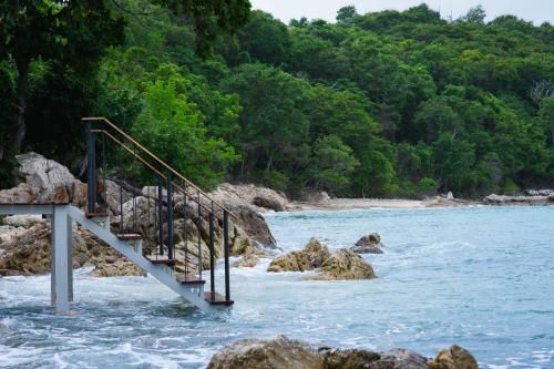 kira baya koh samed