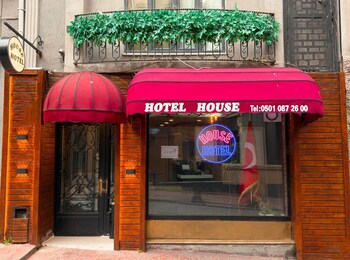 brick house hotel