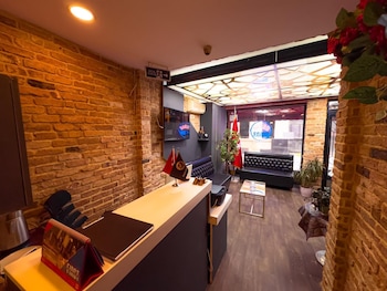 brick house hotel