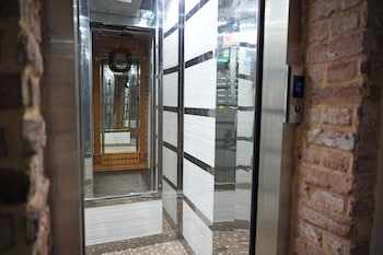 brick house hotel