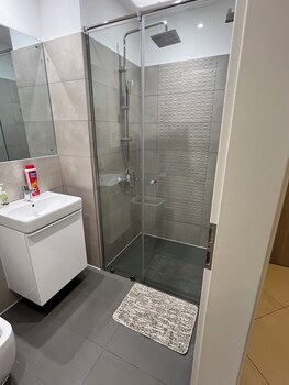 tripview luxury apartments at loxwood