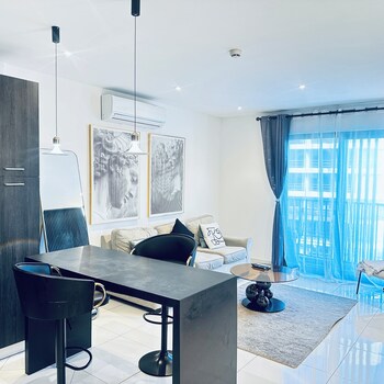 tripview luxury apartments at loxwood