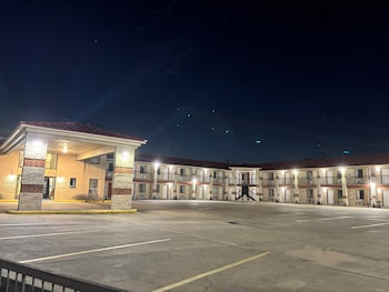 cameron inn and suites
