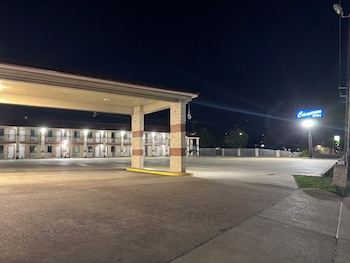 cameron inn and suites