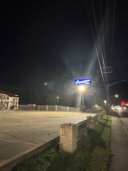 cameron inn and suites