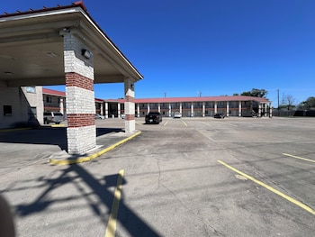 Cameron Inn & Suites,,3 star