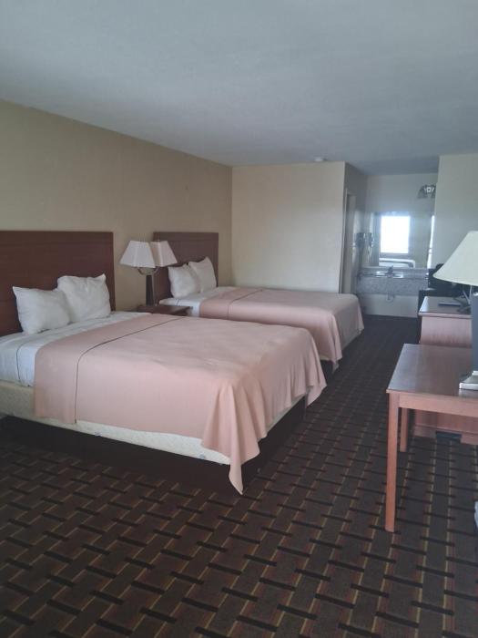 cameron inn and suites