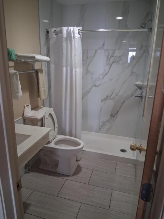 cameron inn and suites