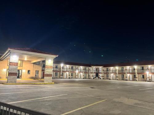 cameron inn and suites