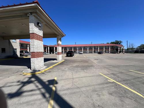 cameron inn and suites
