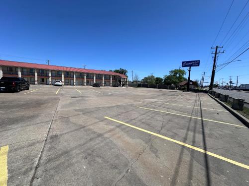 cameron inn and suites