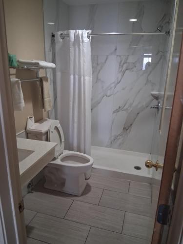 cameron inn and suites