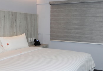 hangar inn tijuana
