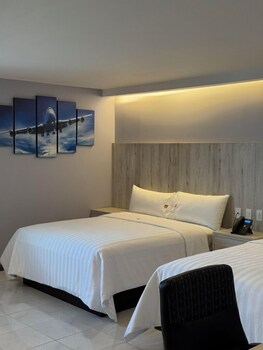 hangar inn tijuana