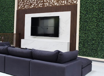 hangar inn tijuana