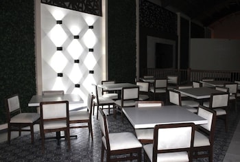 hangar inn tijuana