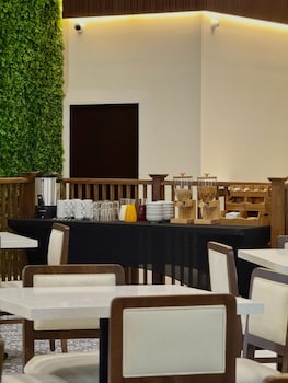 Hangar Inn Tijuana,,3 star