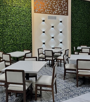 hangar inn tijuana