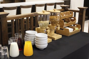 hangar inn tijuana