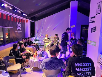 guilin yangshuo emoji youth hostel west street li river yulong river variety activities