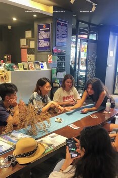 guilin yangshuo emoji youth hostel west street li river yulong river variety activities
