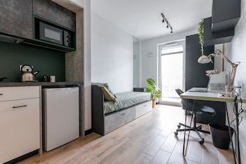 Zeus Apartments,,3 star