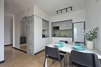 Zeus Apartments,,3 star