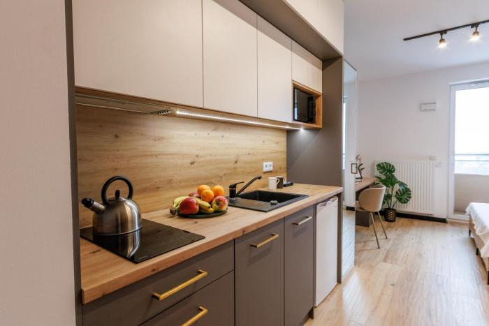 zeus apartments