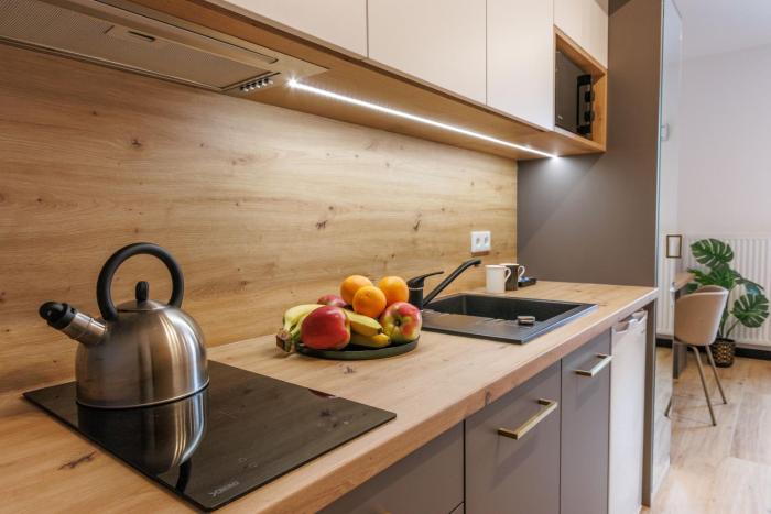 zeus apartments