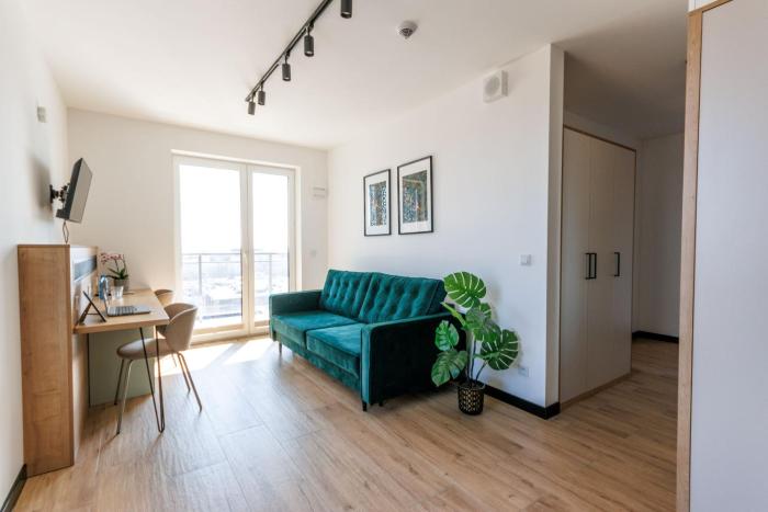 zeus apartments
