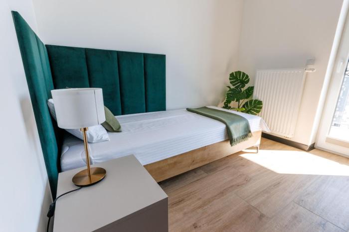 zeus apartments