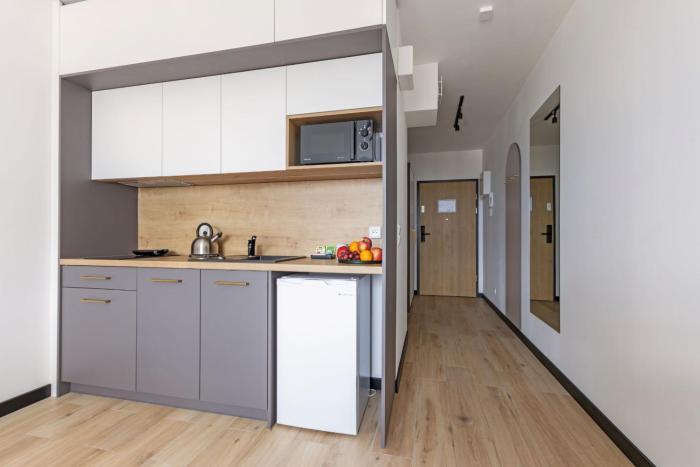 zeus apartments