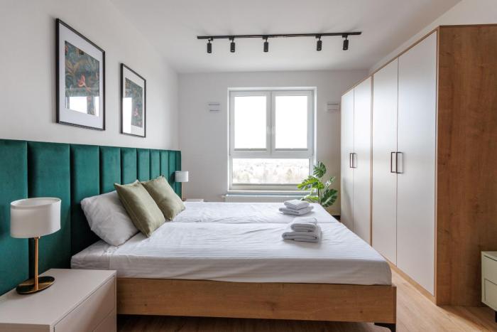 zeus apartments