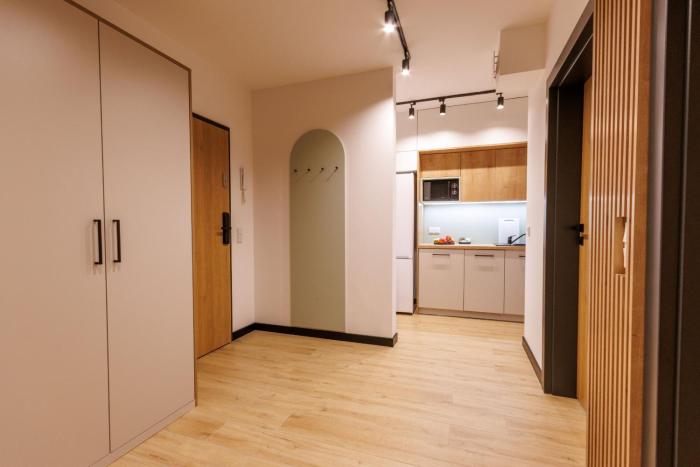 zeus apartments