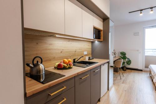 zeus apartments