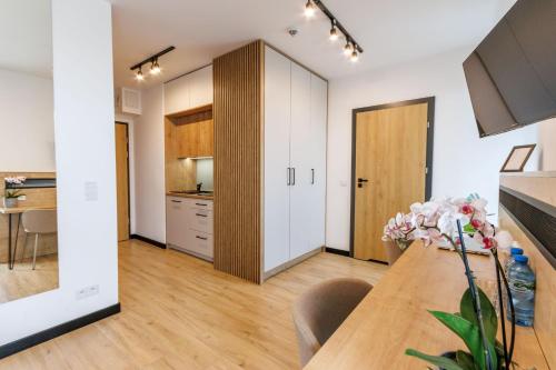 zeus apartments