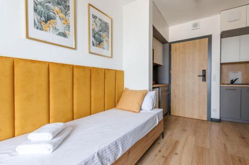 zeus apartments