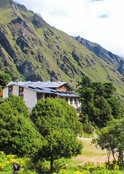 the himalayan tyangboche