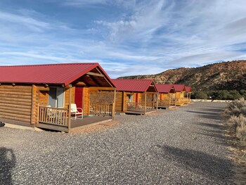 Cowboy Cabin,,3 star