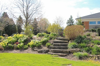 the brentwood waterfront retreat