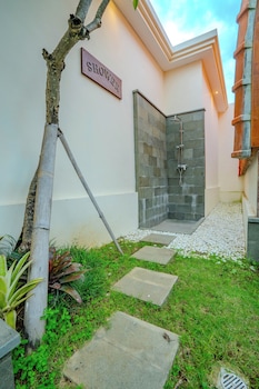 villa radha pererenan