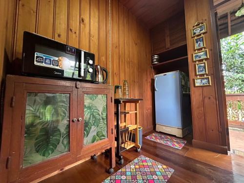 ban maebo local stay