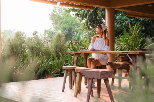 ban maebo local stay