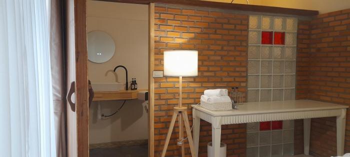 to the moon guesthouse