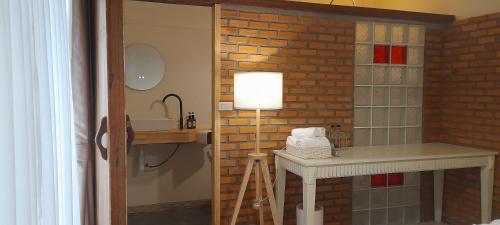 to the moon guesthouse