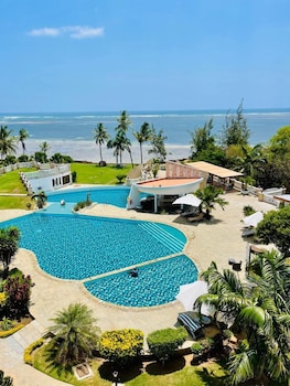 luxury oceanline apartment shaza